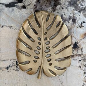 Gold Monstera Deliciosa Decorative Metal Palm Leaf Wall Hanging or Tray